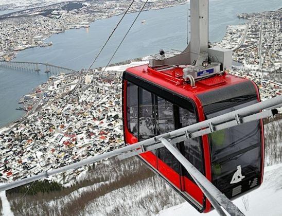 Walo Apartments Tromsdalen - Close To Cable Car And Arctic Cathedral, 10 Min By Bus To City Centre, Free Parking トロムソ エクステリア 写真